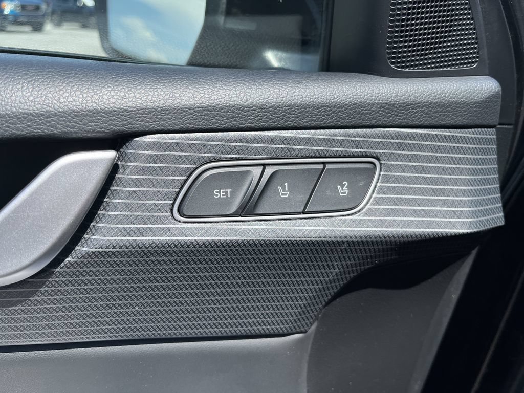 Used 2024 Hyundai Palisade Limited AWD/4WD image 28