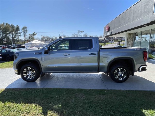 New 2026 GMC Sierra 1500 SLE image 14