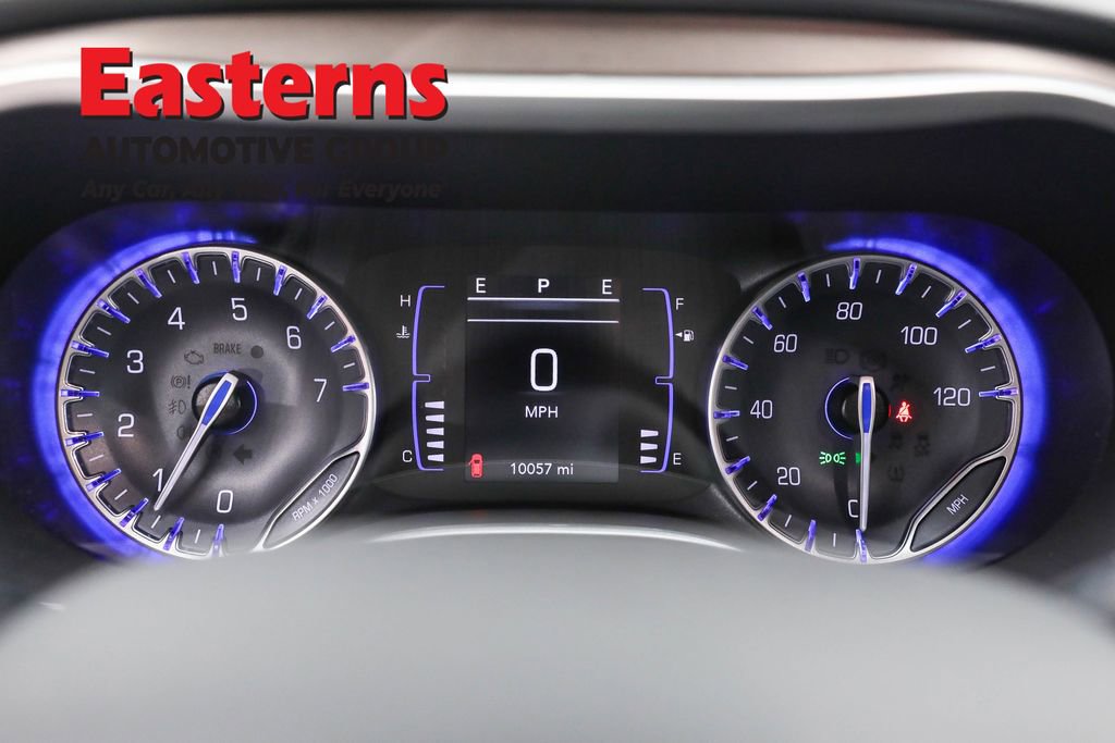 Used 2022 Chrysler Voyager LX image 18