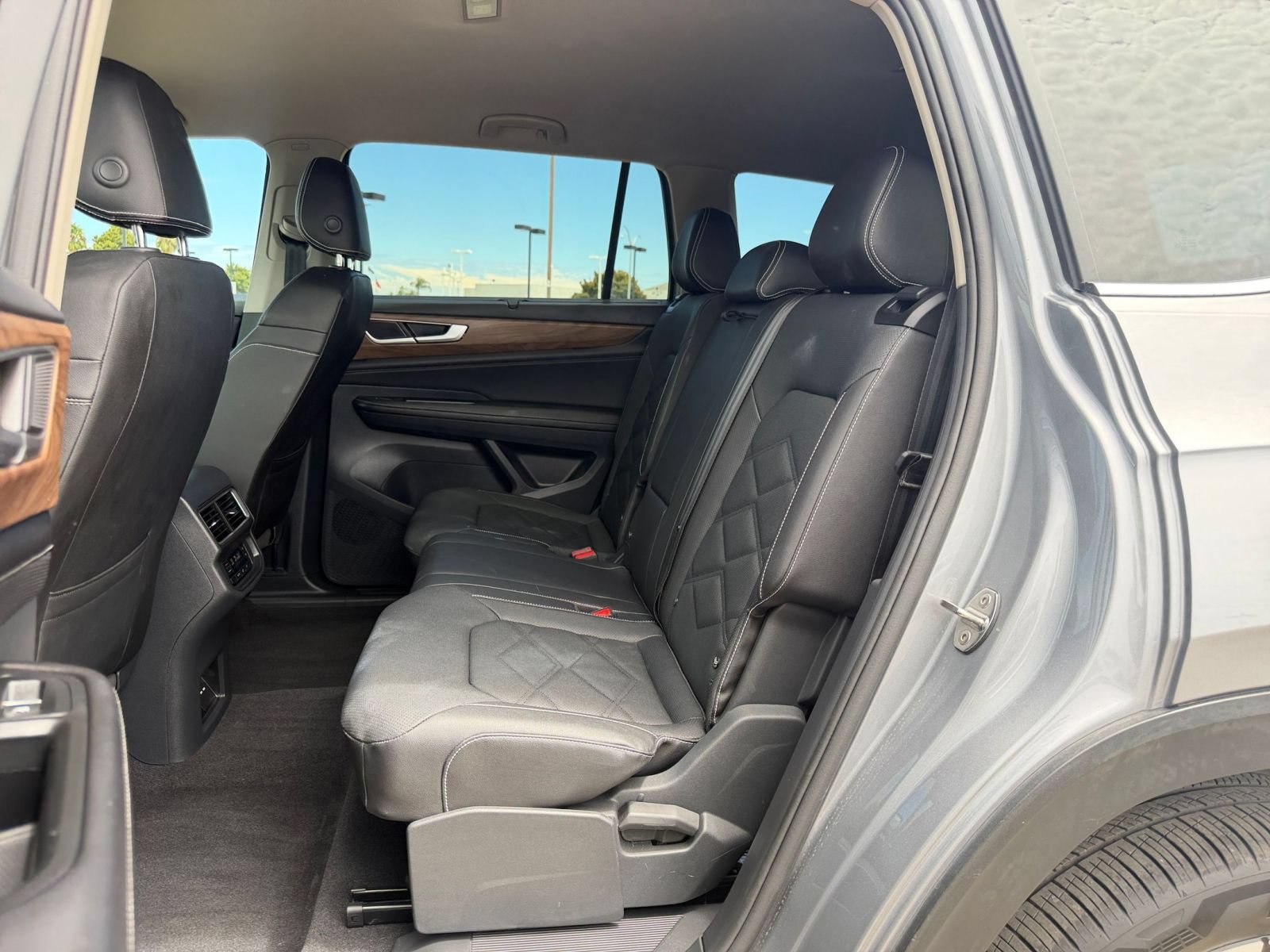Used 2026 Volkswagen Atlas SE FWD image 40