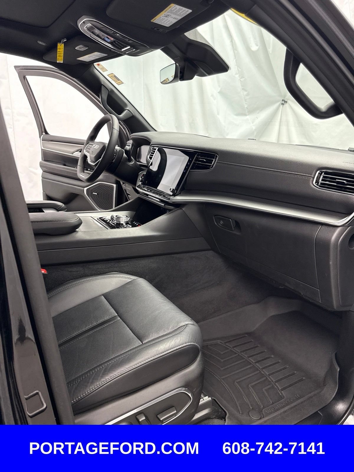 Used 2024 Jeep Wagoneer Series II w/ Convenience Group I AWD/4WD image 37