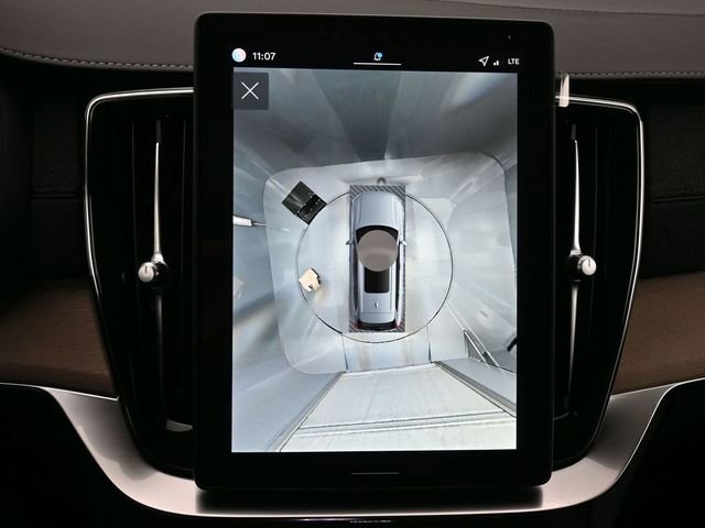New 2026 Volvo XC90 B6 Plus w/ Protection Package Premier image 18