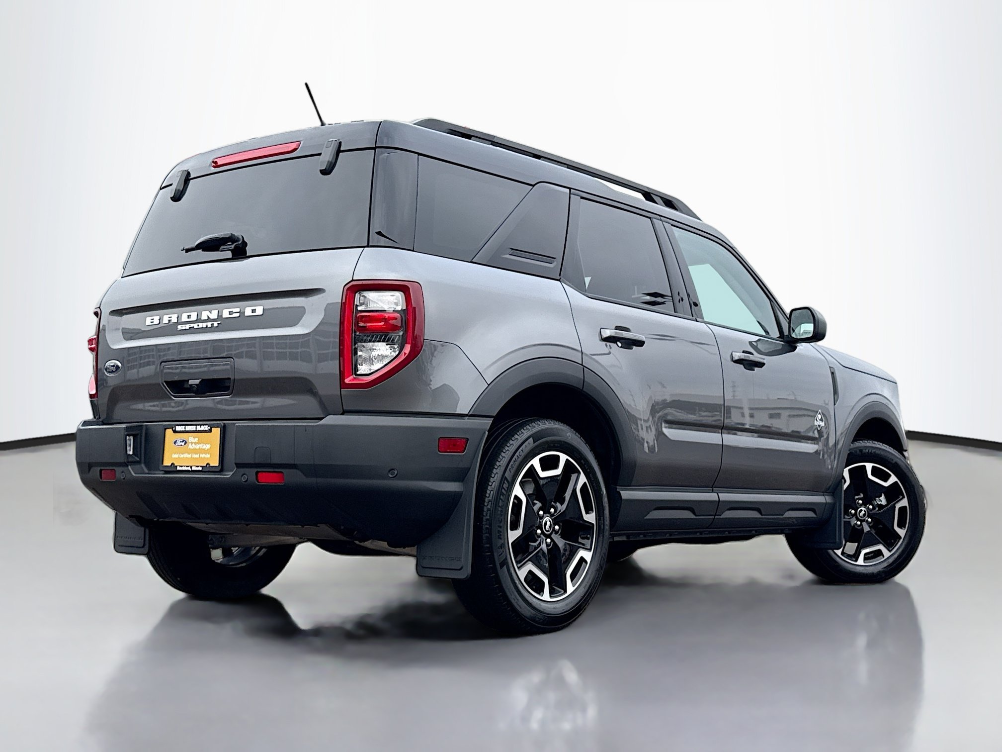 Used 2023 Ford Bronco Sport Outer Banks AWD/4WD image 2