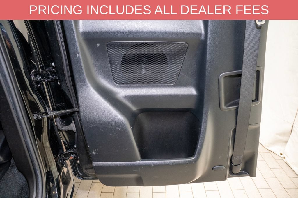 Used 2021 Toyota Tacoma SR5 w/ SR5 Appearance Package (SM) AWD/4WD image 8