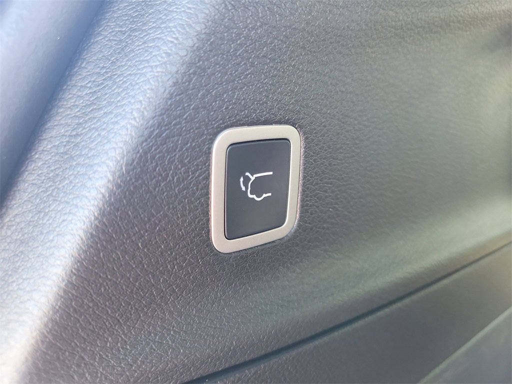 New 2026 Chrysler Pacifica Limited image 9