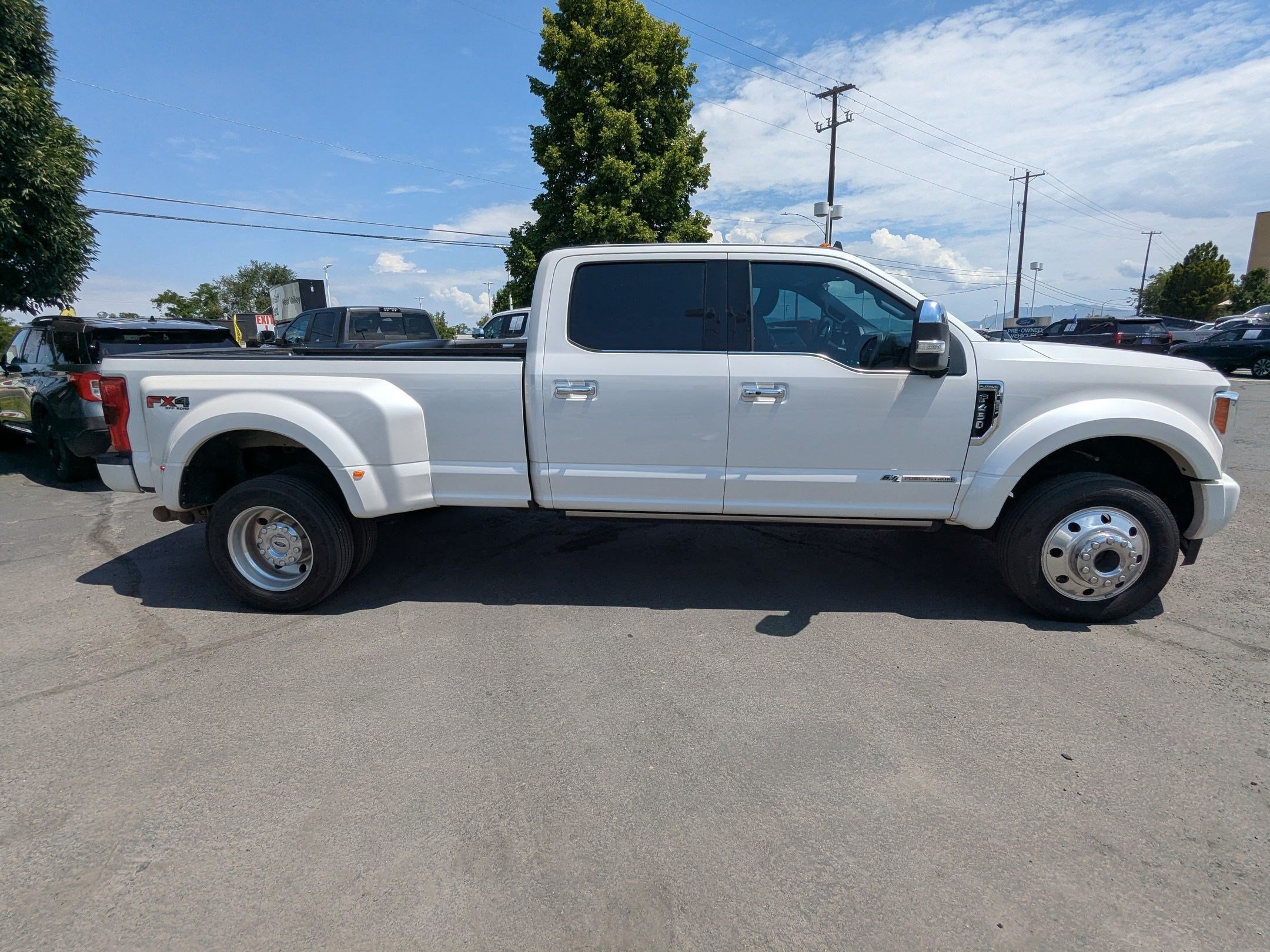 Used 2019 Ford F450 Platinum w/ Platinum Ultimate Package AWD/4WD image 2