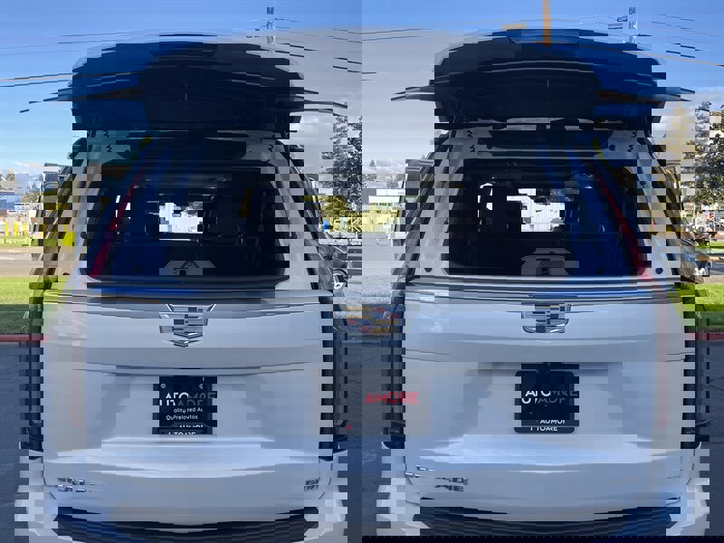 Used 2021 Cadillac Escalade ESV Premium Luxury w/ Driver Assist Tech Package image 36