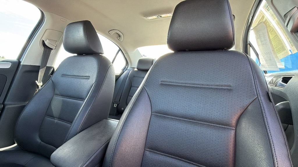 Used 2013 Volkswagen Jetta SE FWD image 11