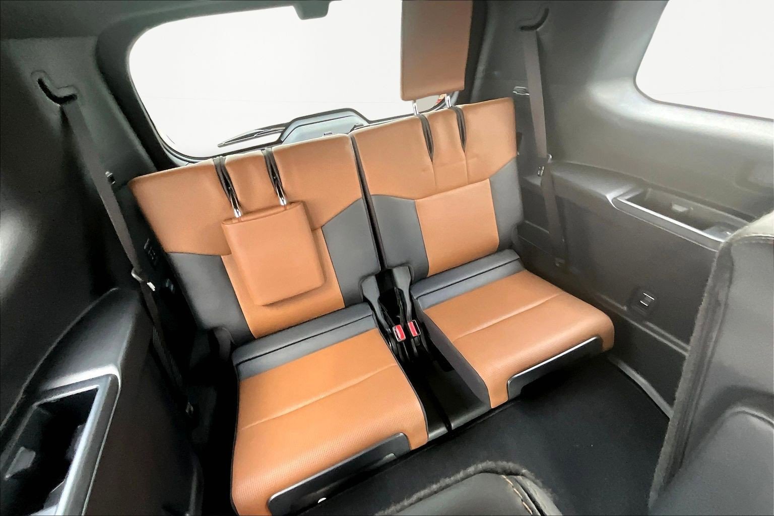 Used 2025 Lexus GX 550 w/ Accessory Package (2T) image 26
