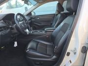 Used 2019 Nissan Altima 2.5 SR FWD image 11