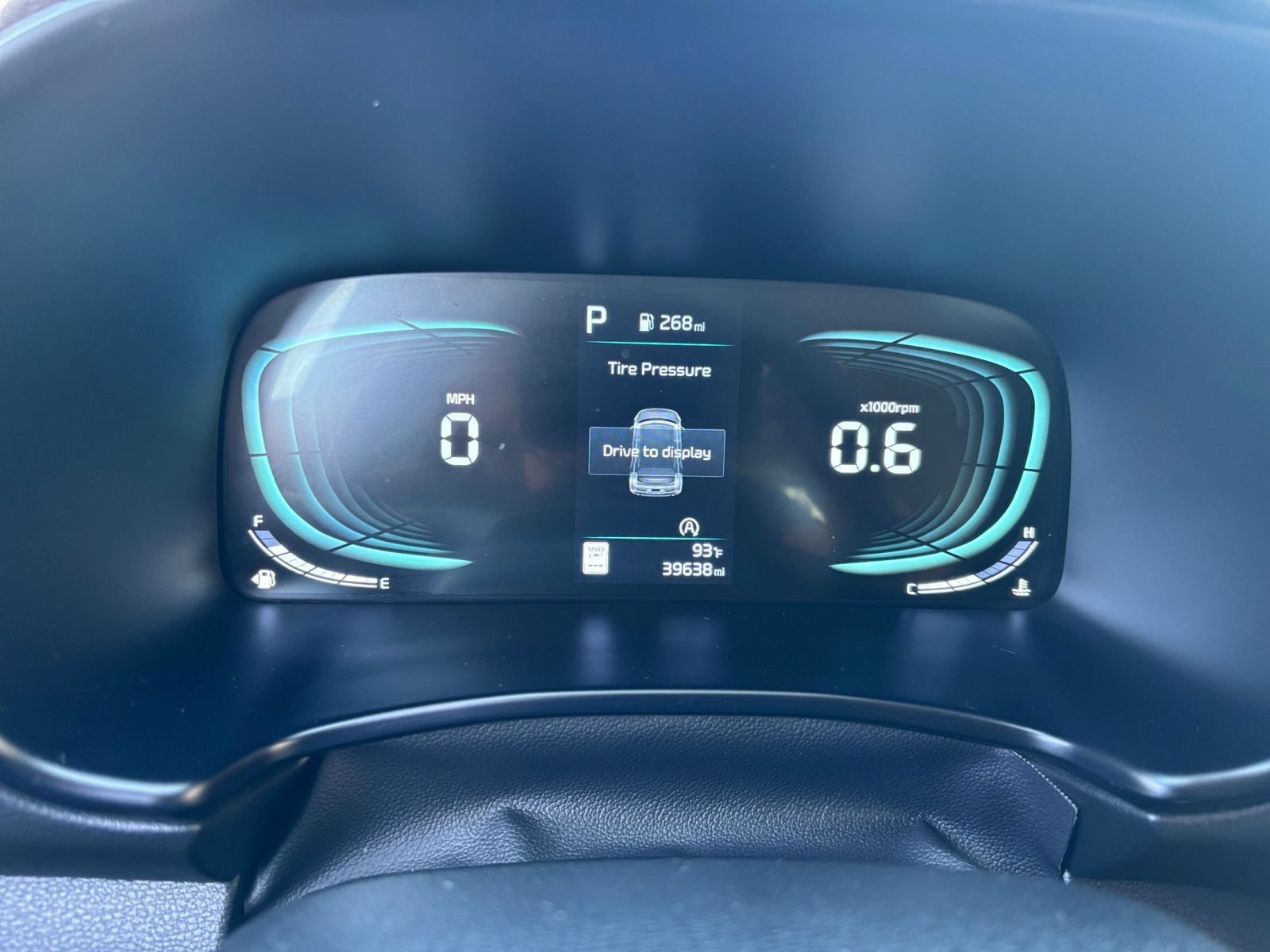 Used 2025 Kia Soul LX w/ LX Technology Package FWD image 37