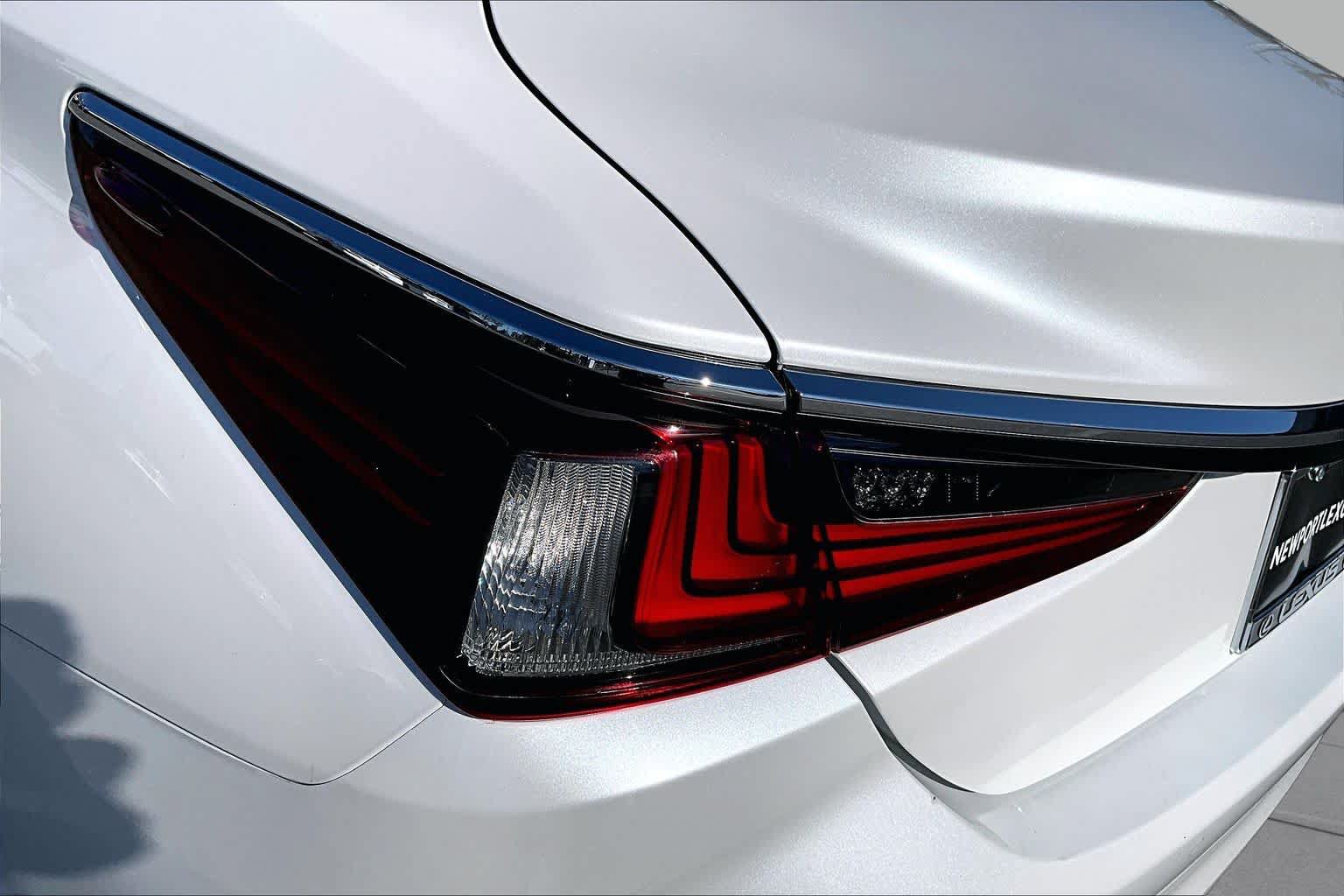 Used 2019 Lexus ES 350 w/ Premium Package FWD image 27