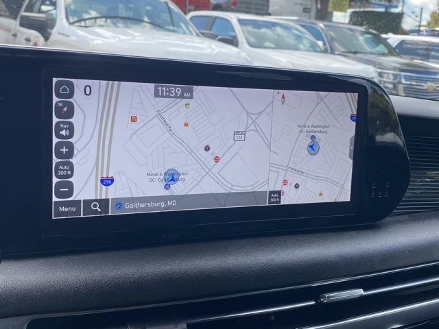 Used 2024 Hyundai Palisade Calligraphy image 3