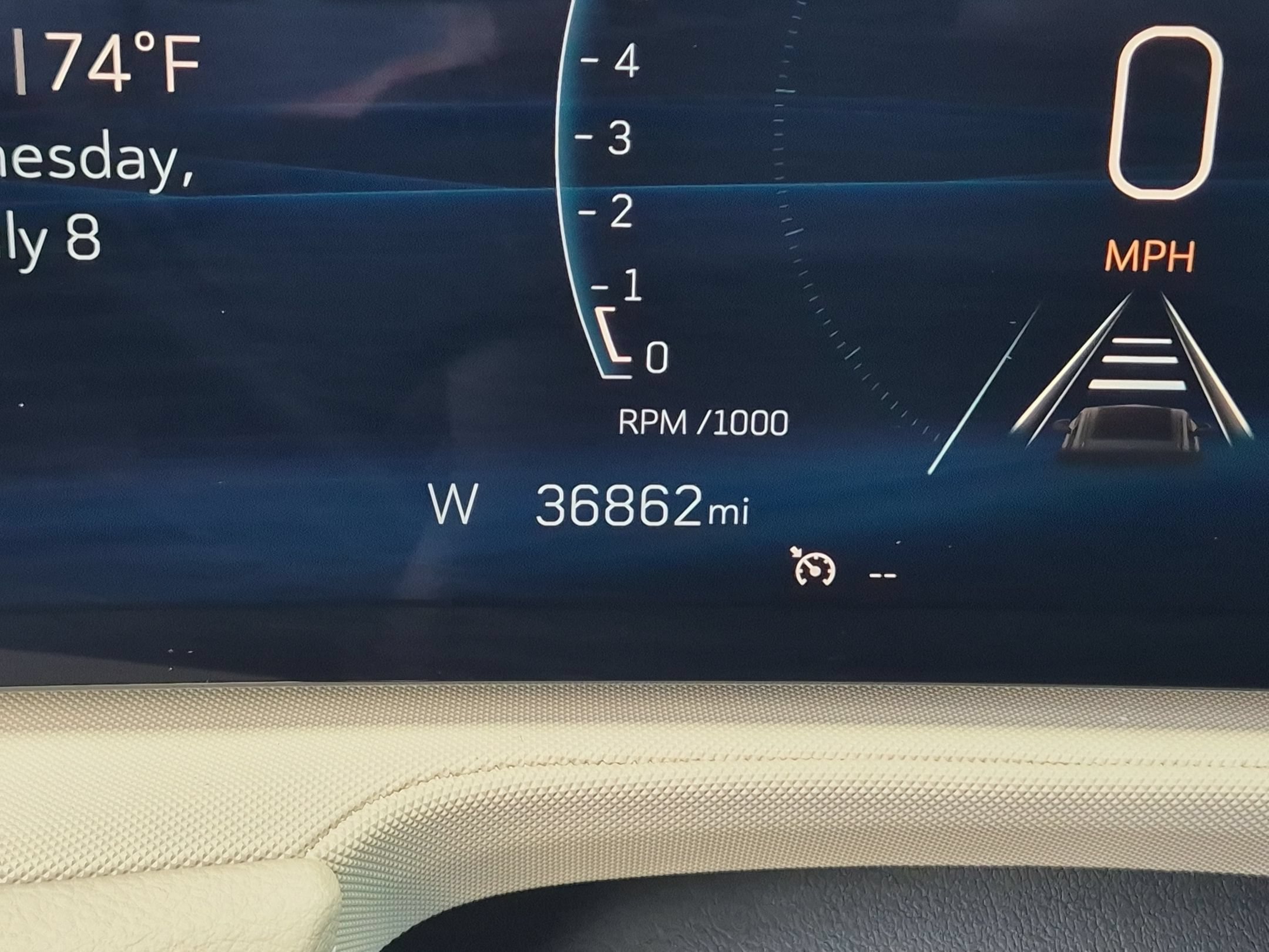 Certified 2024 Cadillac XT4 Luxury w/ Cold Weather Package AWD/4WD image 11