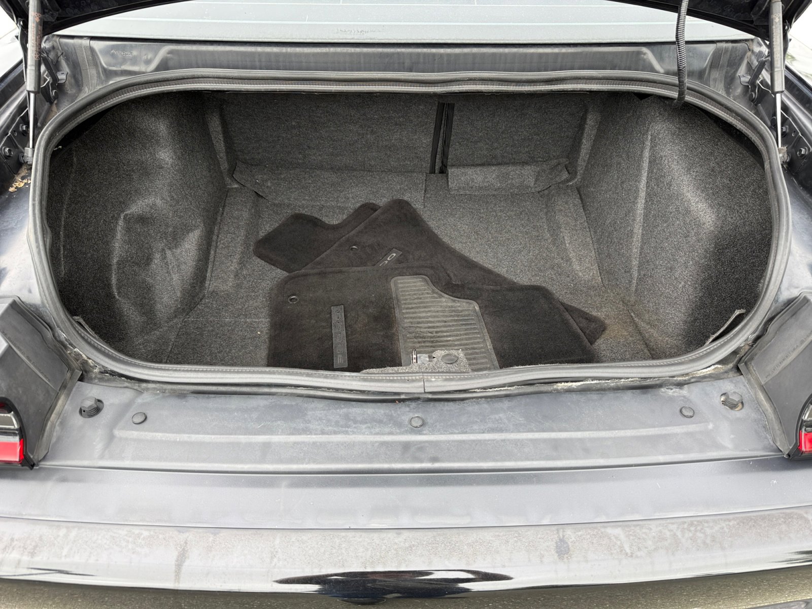 Used 2016 Dodge Challenger SXT RWD image 17