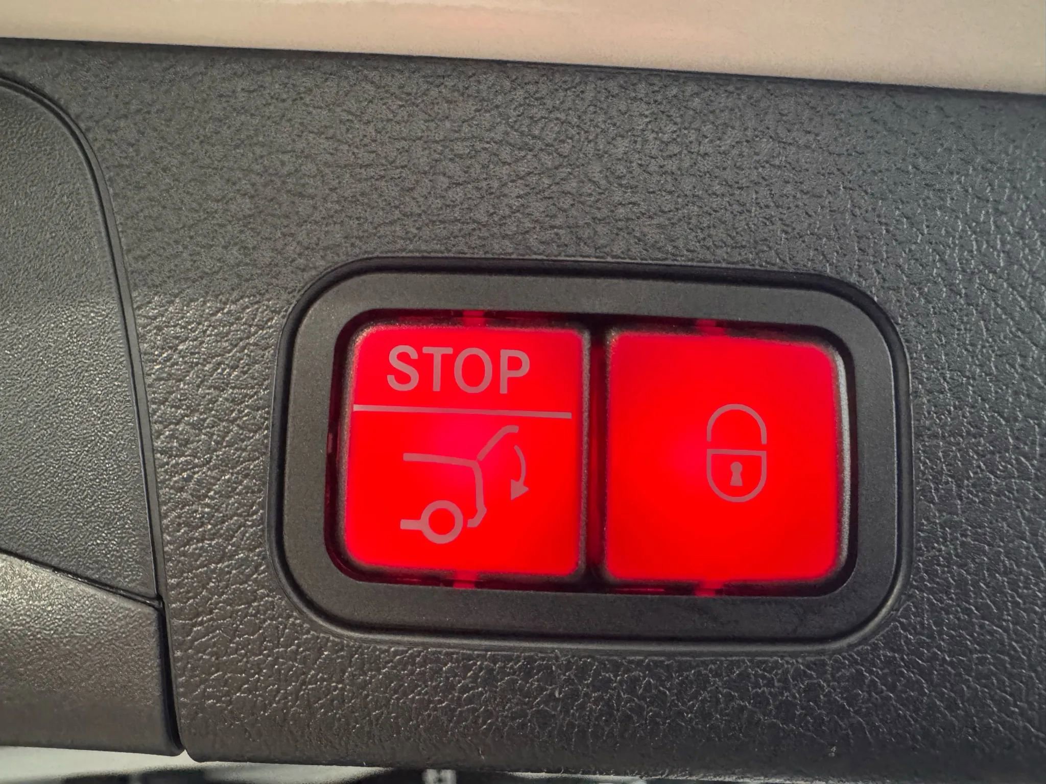 Used 2021 Mercedes-Benz GLB 35 AMG 4MATIC image 42