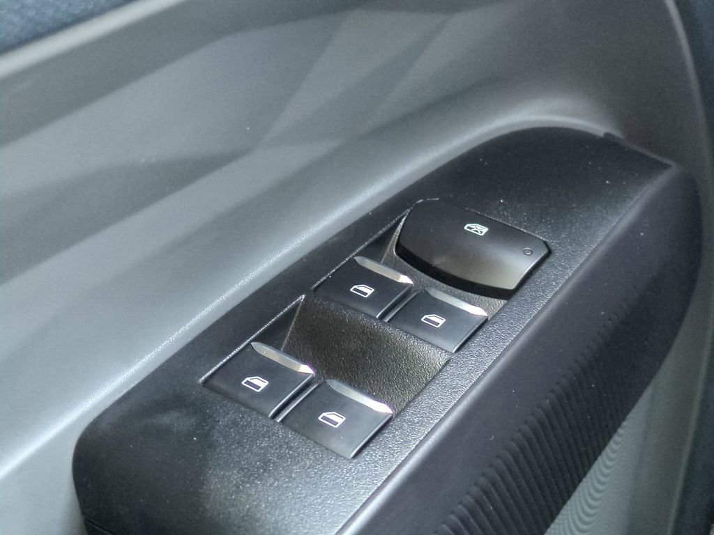 New 2025 Ford Maverick XL w/ Equipment Group 102A image 21