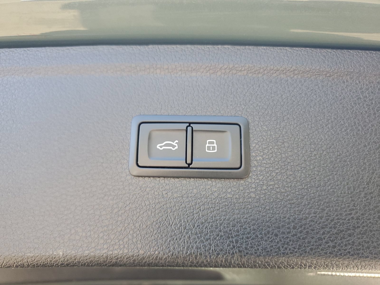 Used 2023 Audi Q5 e Prestige w/ Prestige Package AWD/4WD image 9