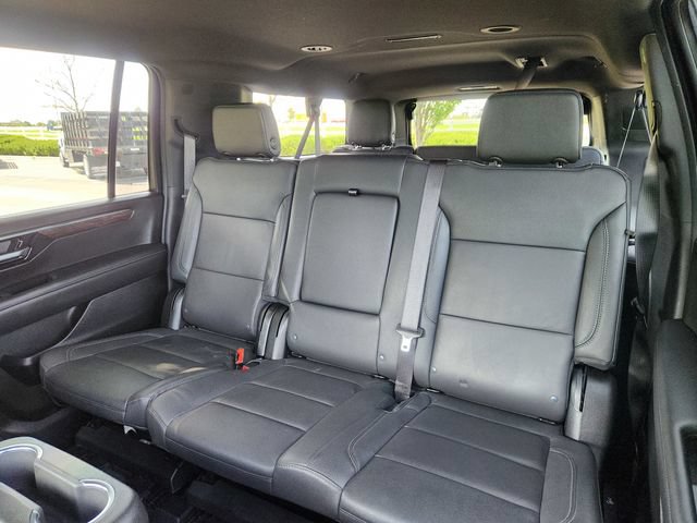 Used 2026 Chevrolet Suburban Z71 AWD/4WD image 28
