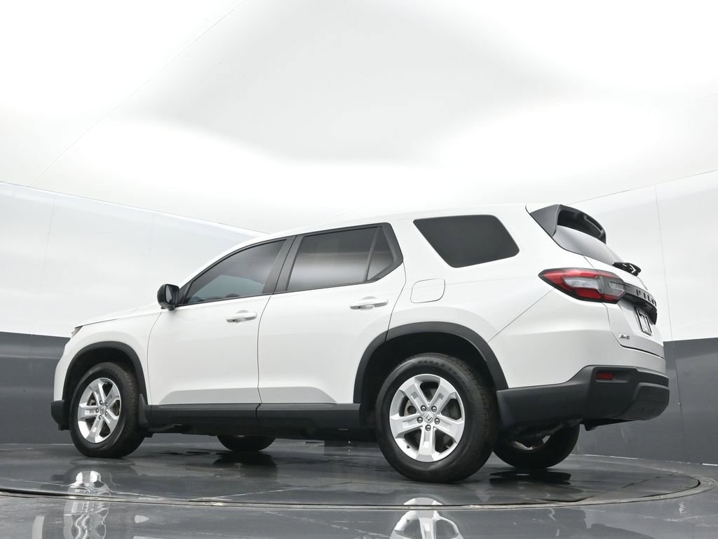 Used 2024 Honda Pilot LX image 17