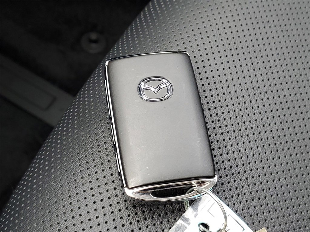 Used 2025 MAZDA CX-70 Plug-In Hybrid w/ Premium Pkg image 34