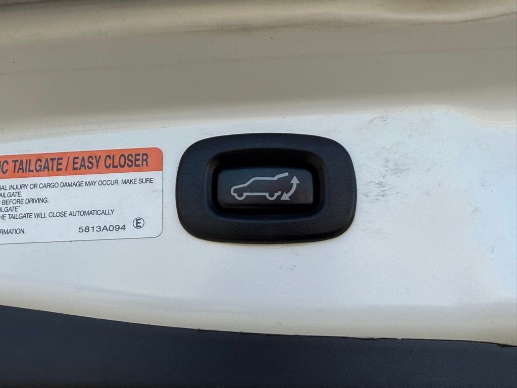 Used 2022 Mitsubishi Outlander SEL image 17