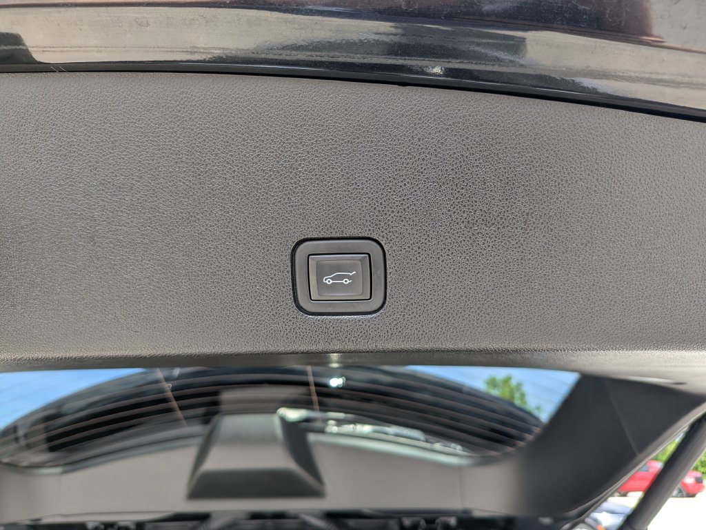 Used 2024 Cadillac XT6 Luxury FWD image 12