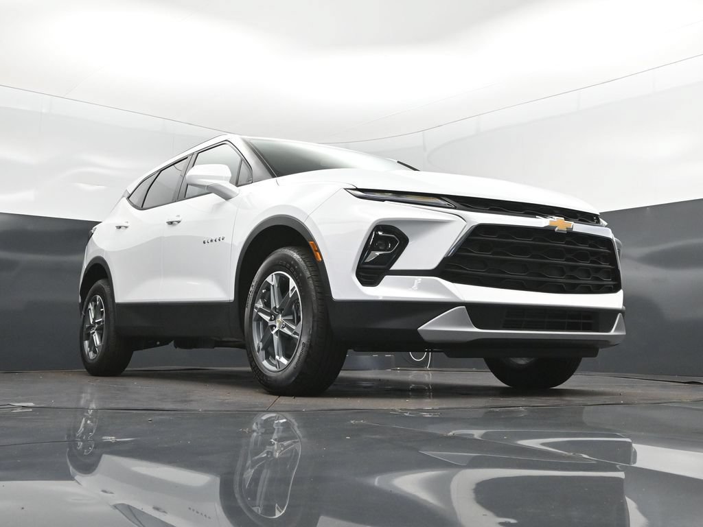 New 2026 Chevrolet Blazer LT w/ Convenience Package FWD image 44