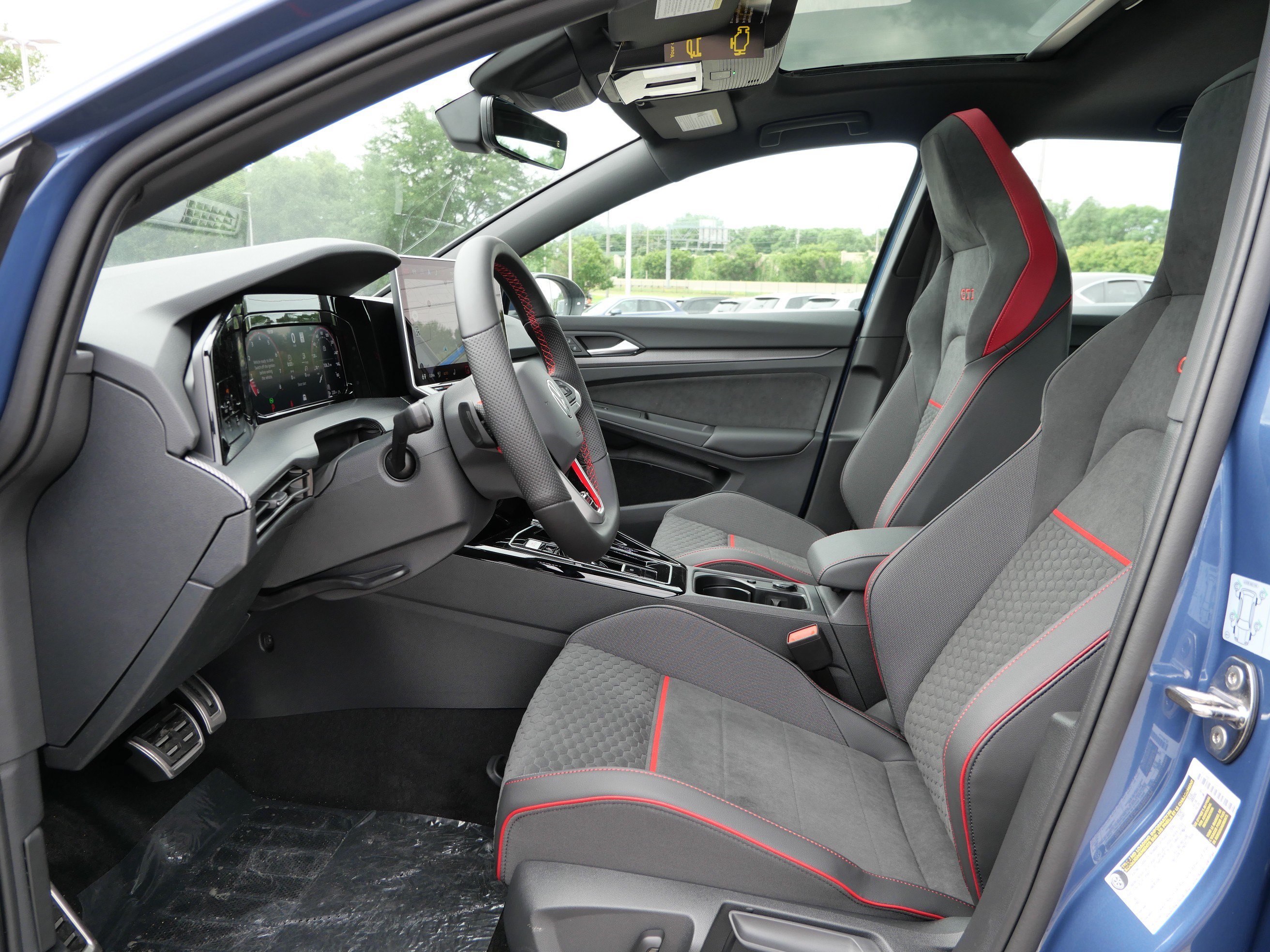 New 2026 Volkswagen GTI SE FWD image 5