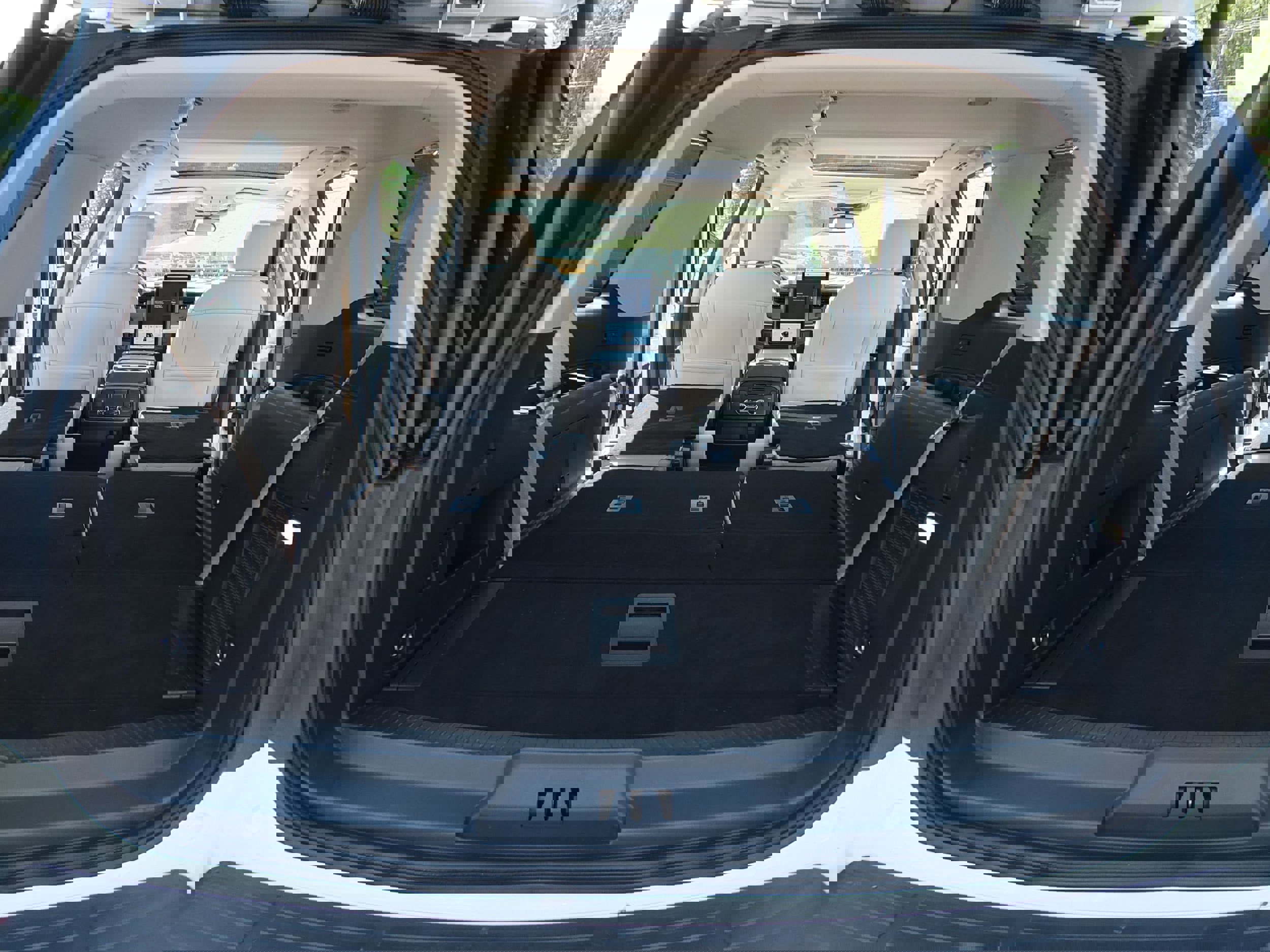 Used 2023 Ford Expedition Platinum AWD/4WD image 18