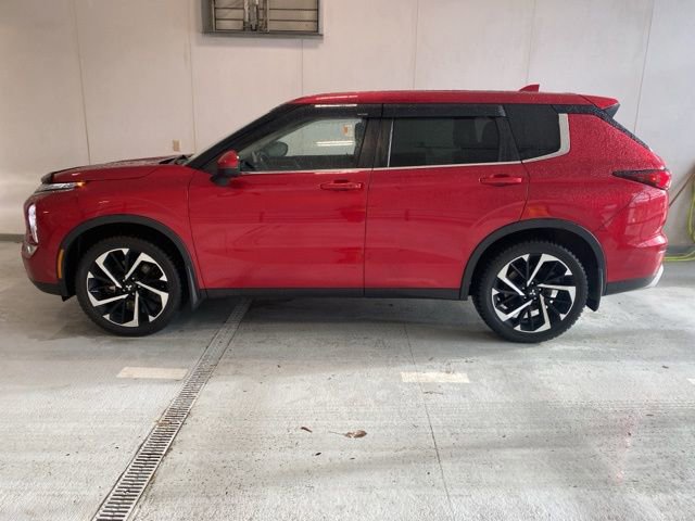 Used 2022 Mitsubishi Outlander SE image 9