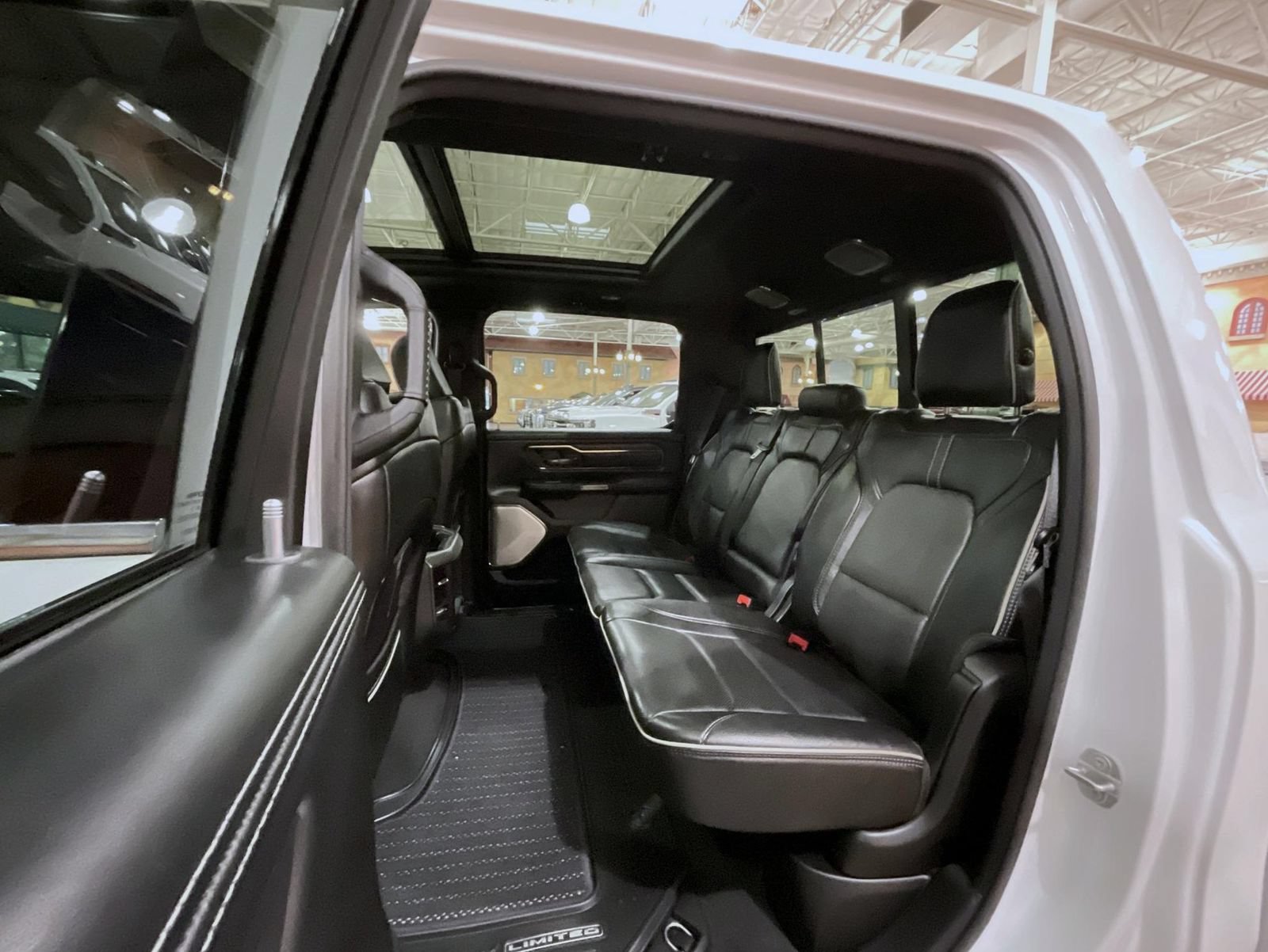 Used 2020 RAM 1500 Limited AWD/4WD image 19