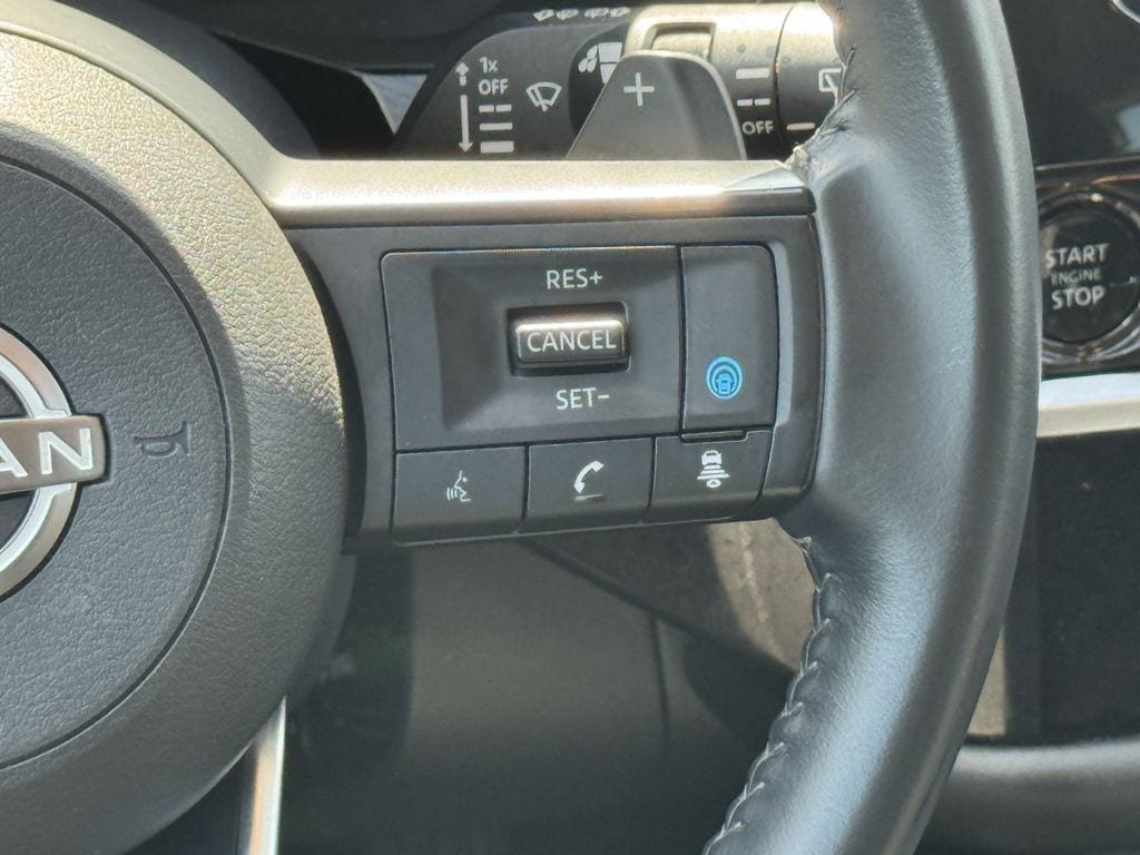 Used 2025 Nissan Pathfinder SV FWD image 13