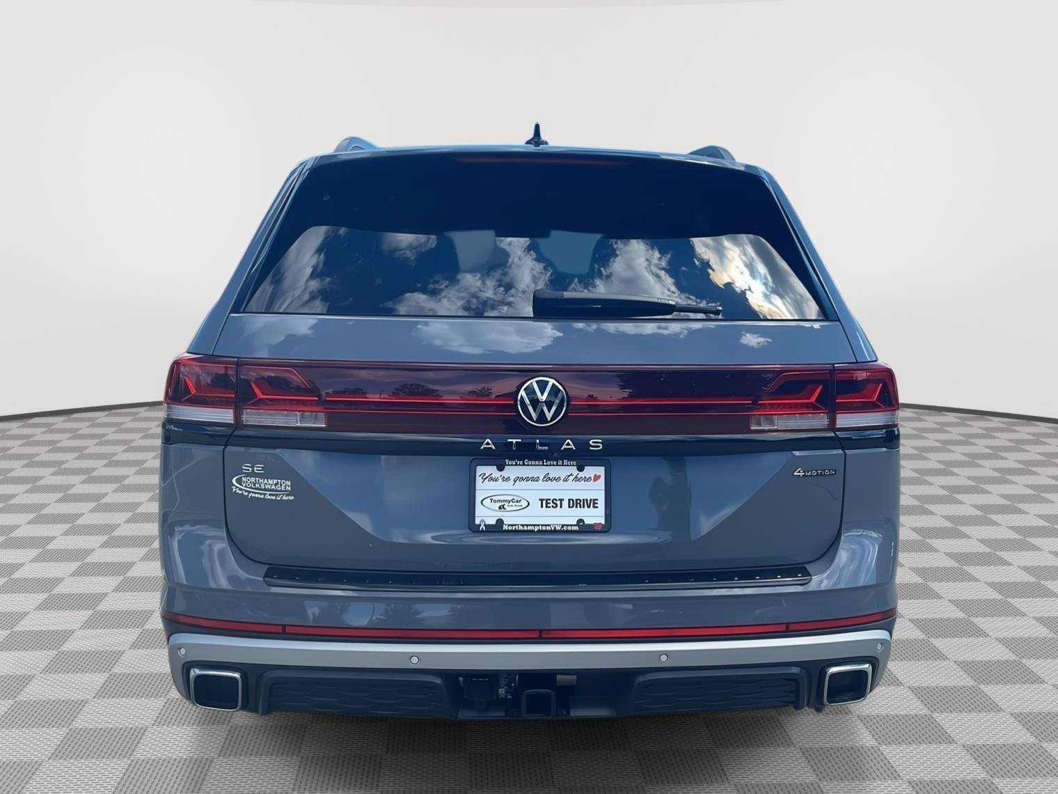 Used 2025 Volkswagen Atlas Peak Edition SE AWD/4WD image 6