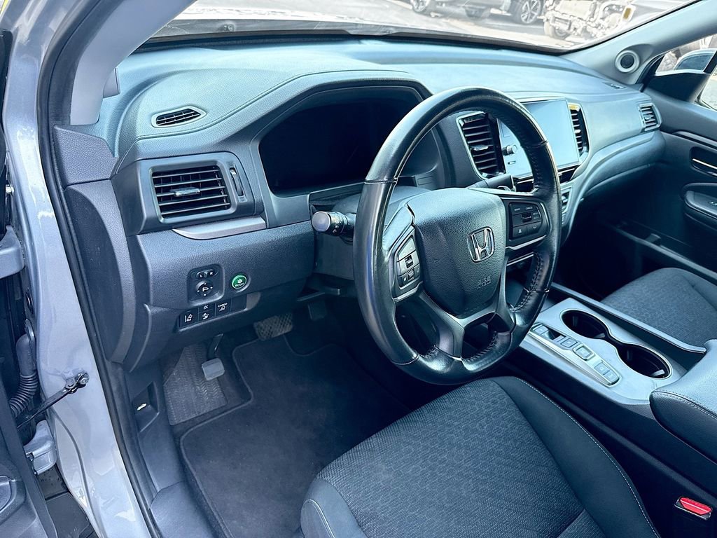 Used 2024 Honda Ridgeline Sport image 10
