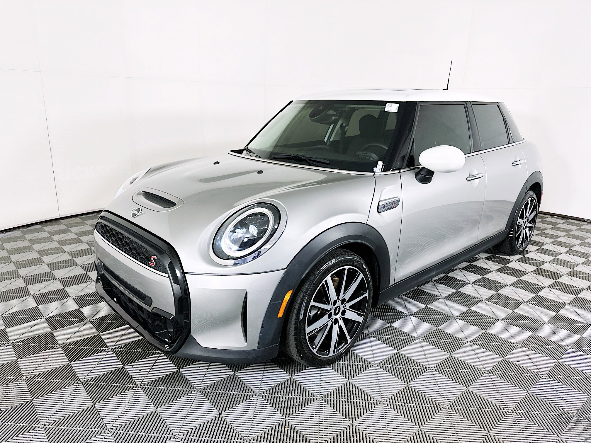 Used 2024 MINI Cooper S image 7