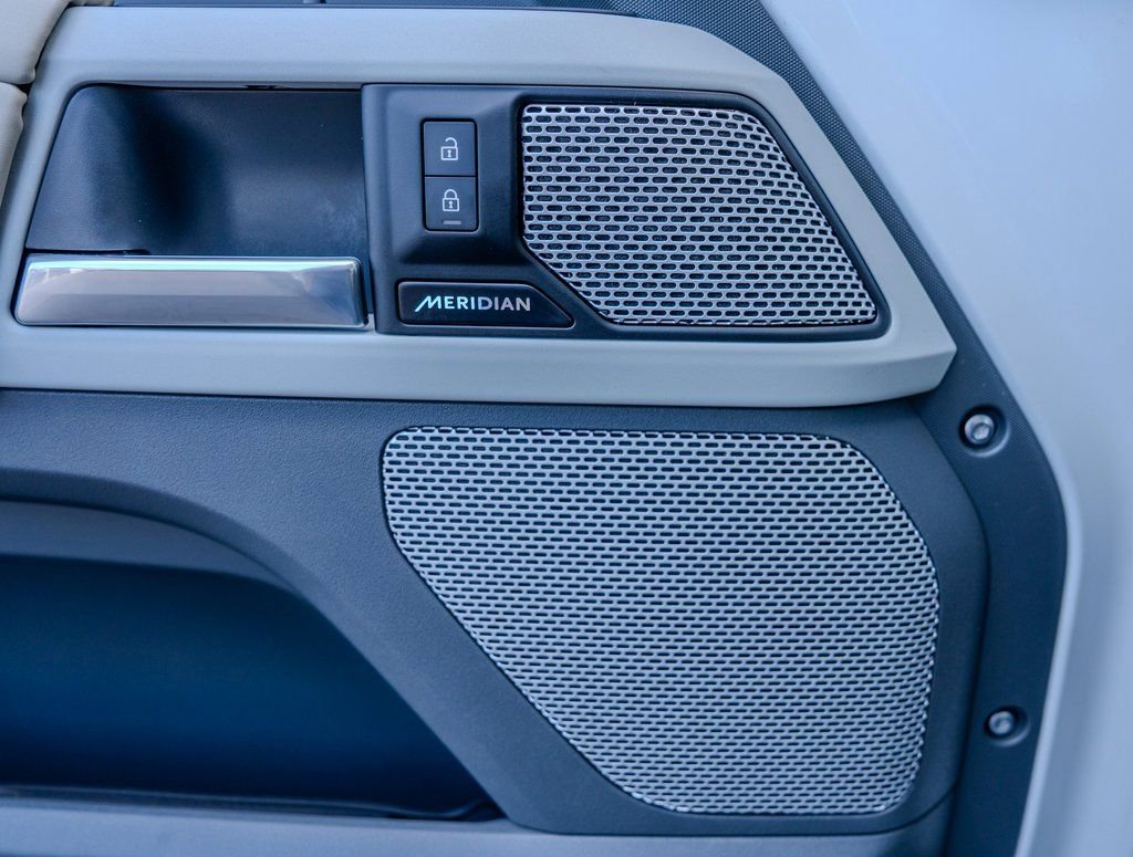 Used 2024 Land Rover Defender 130 S image 16