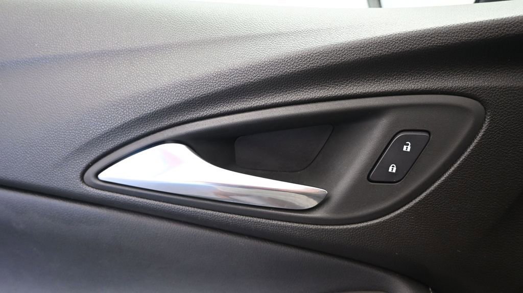 Used 2022 Buick Encore GX Select FWD image 23