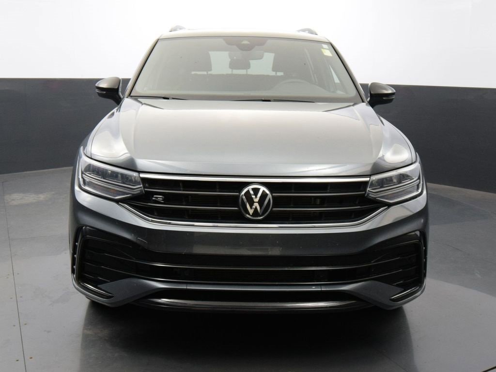Certified 2022 Volkswagen Tiguan SE R-Line image 8