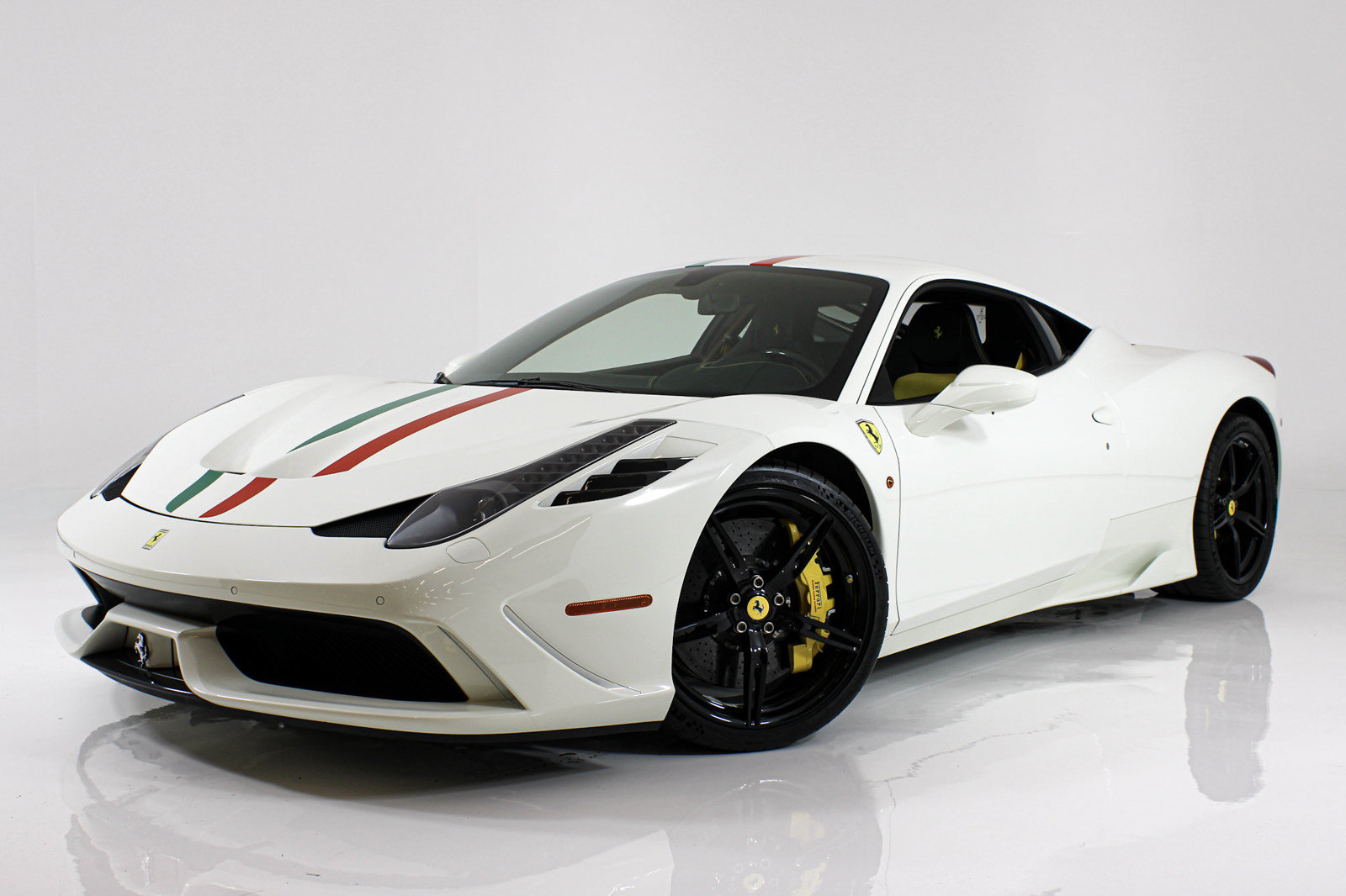 Used 2015 Ferrari 458 Speciale Coupe RWD image 60