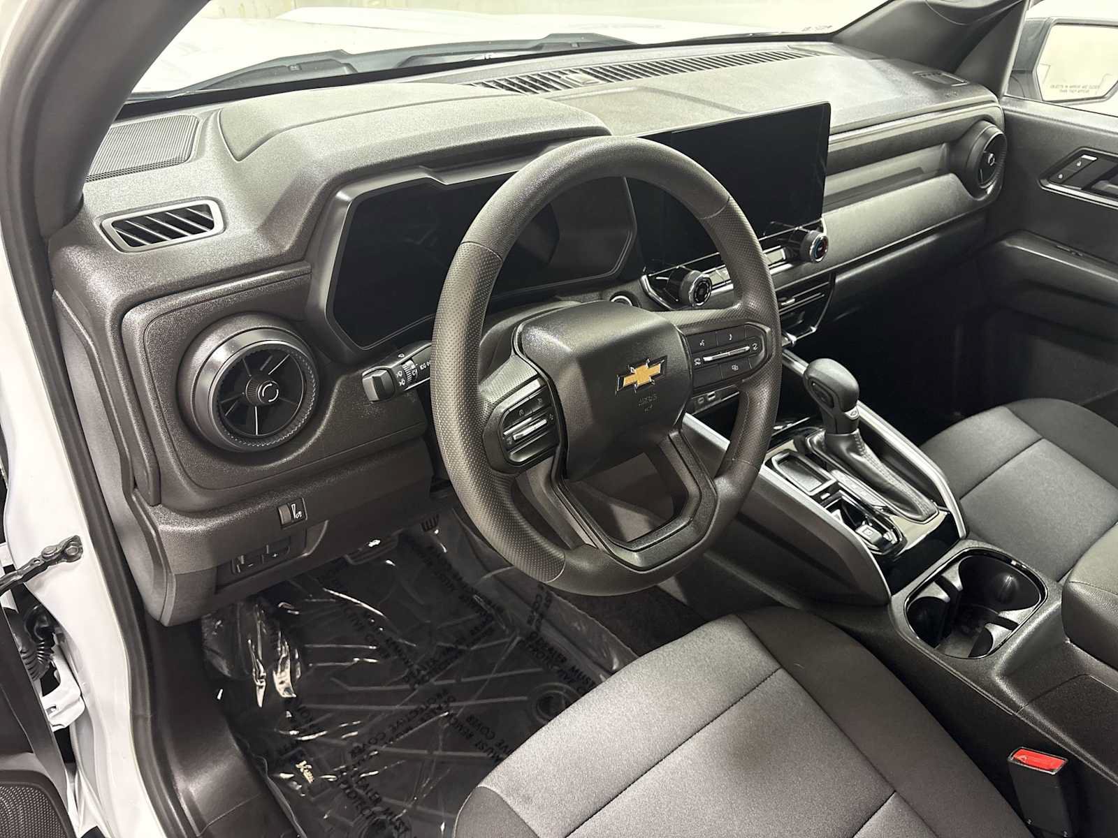 Used 2025 Chevrolet Colorado W/T w/ Advanced Trailering Package RWD image 12