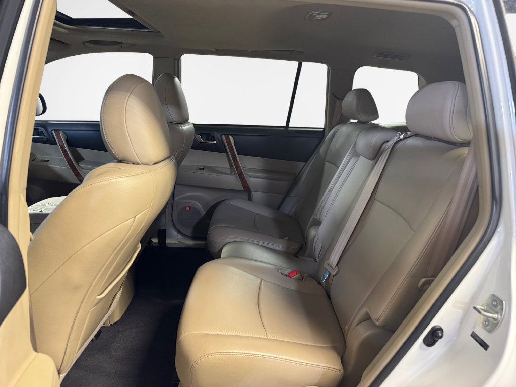 Used 2013 Toyota Highlander Limited AWD/4WD image 24