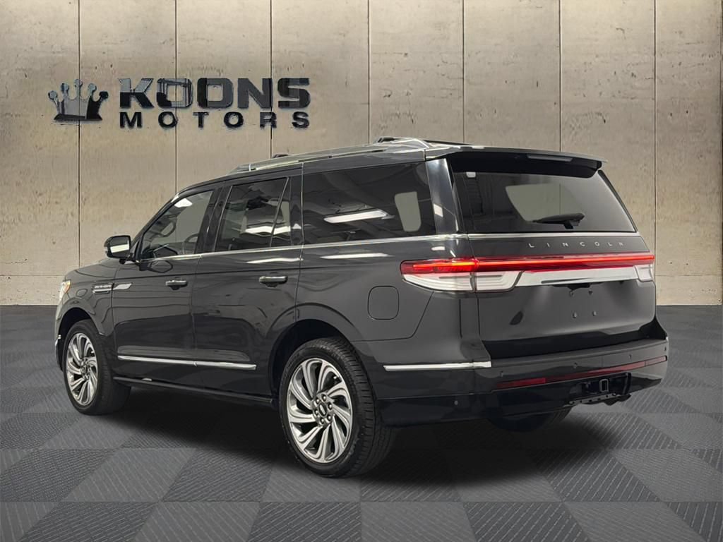 Used 2023 Lincoln Navigator Reserve AWD/4WD image 6