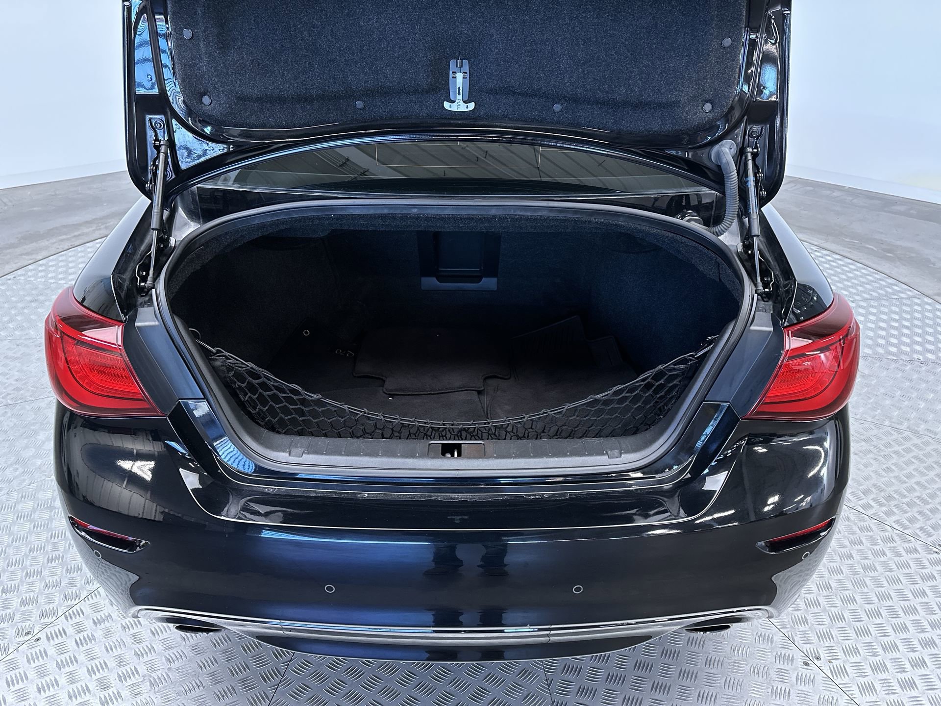 Used 2016 INFINITI Q70 3.7 AWD/4WD image 25