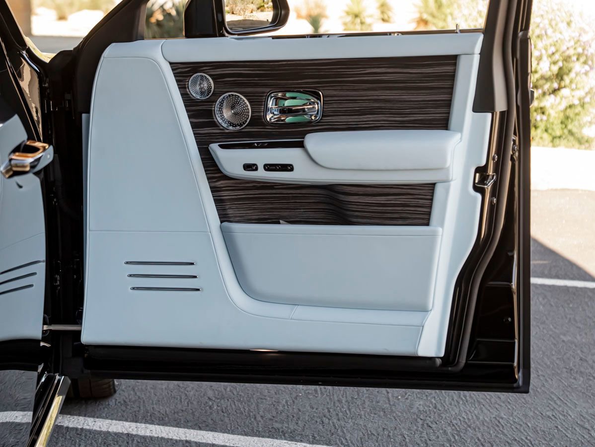 Used 2023 Rolls-Royce Phantom Sedan w/ The Phantom Package RWD image 36