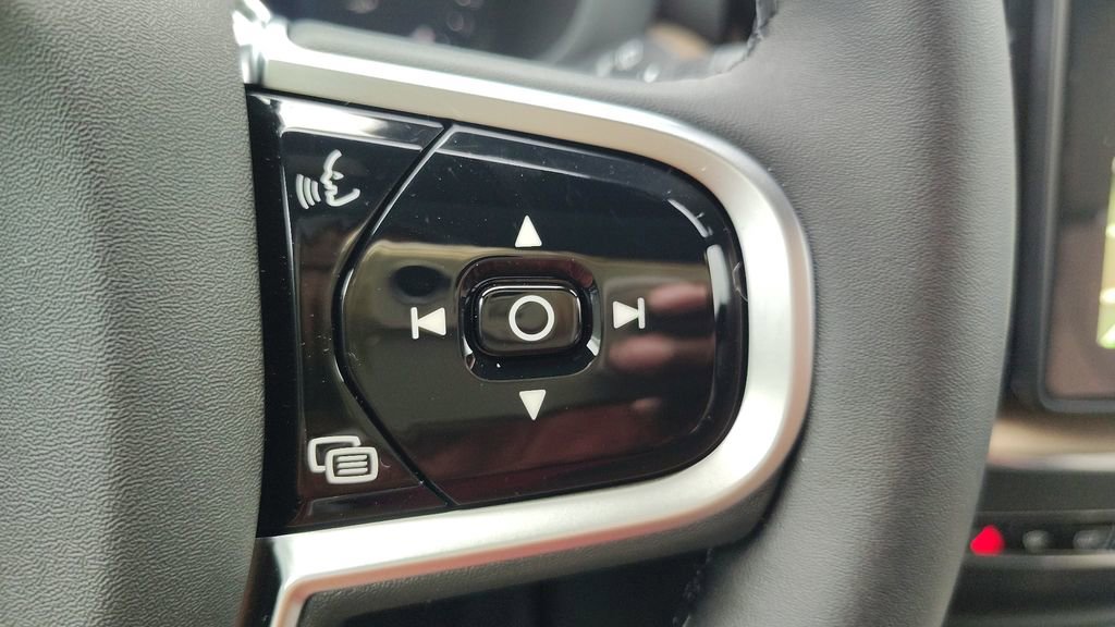 New 2026 Volvo XC60 B5 Plus w/ Climate Package image 15