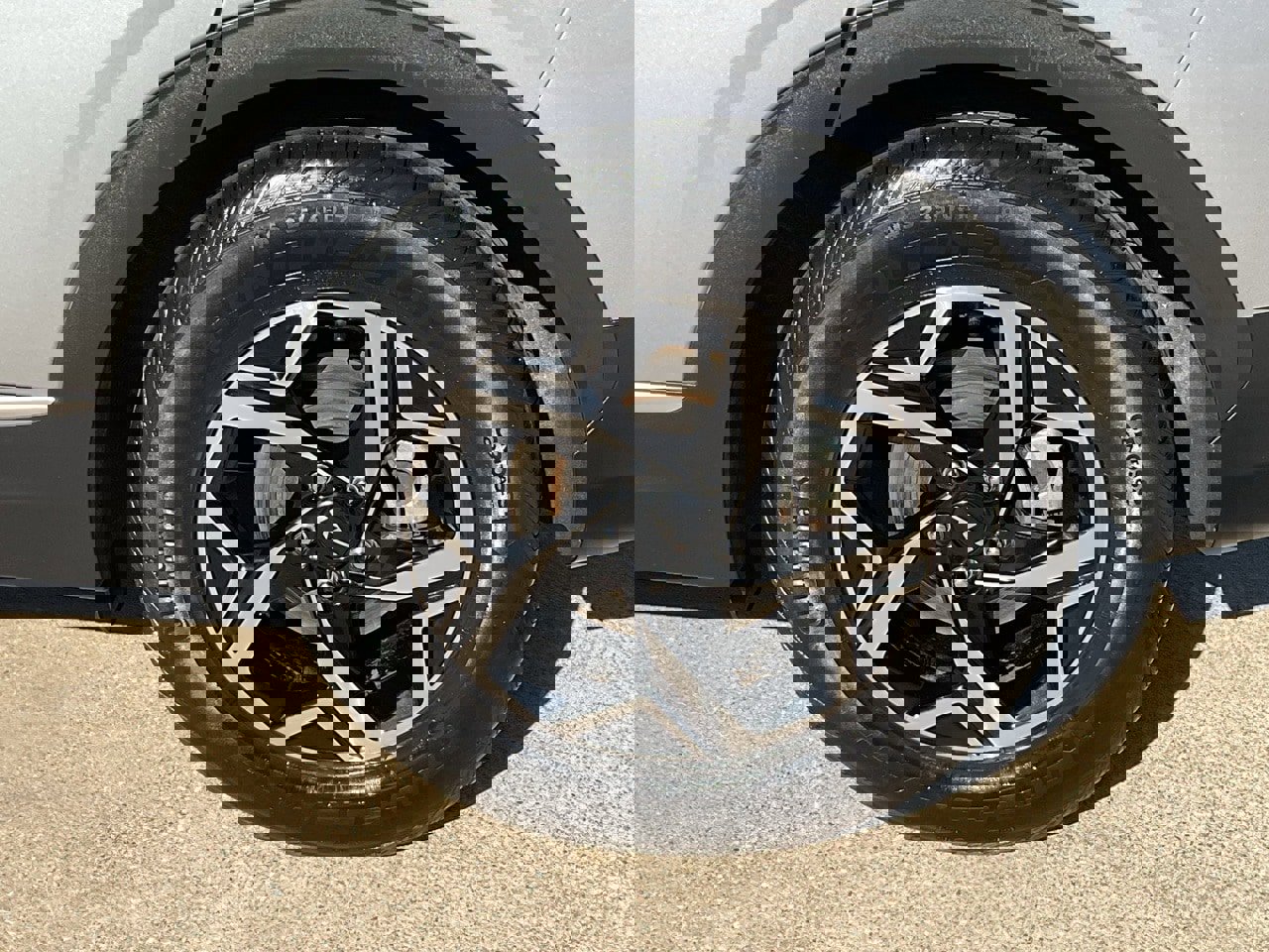 Used 2025 Kia Sportage LX image 8