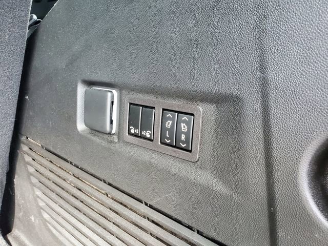 Used 2024 Chevrolet Tahoe LT w/ Luxury Package image 12