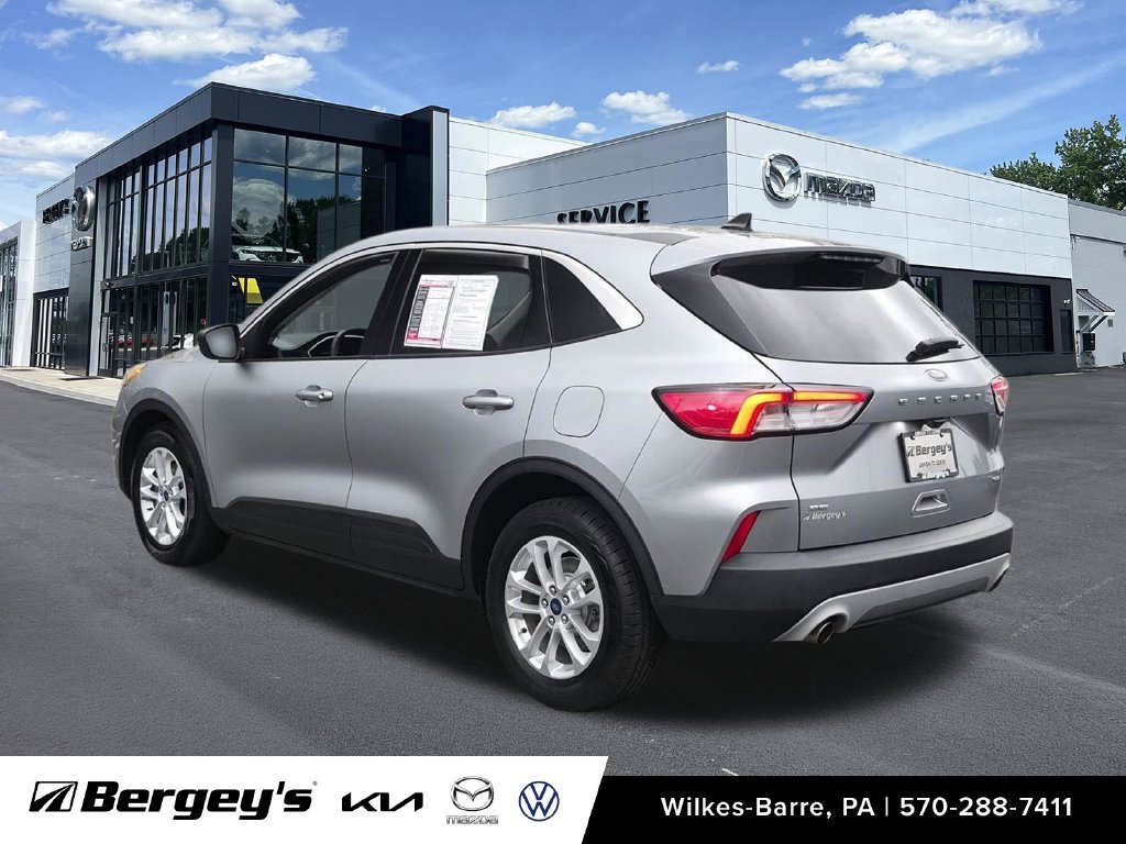 Used 2022 Ford Escape SE w/ Convenience Package FWD image 16