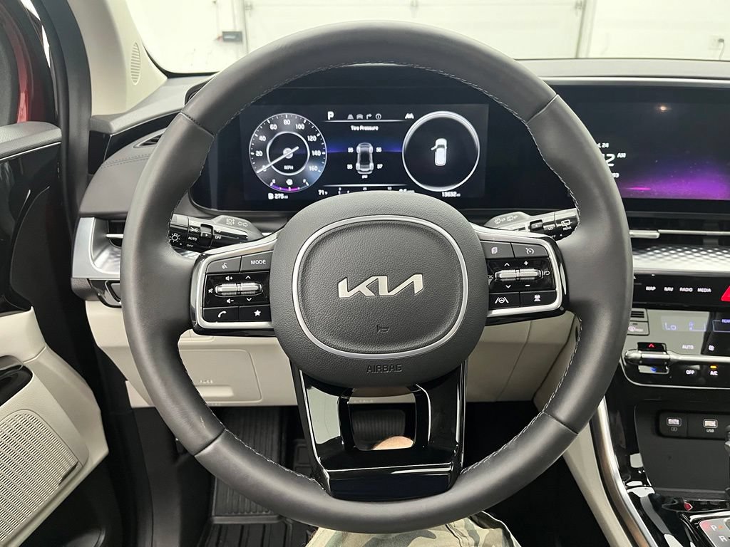 Used 2024 Kia Carnival SX Prestige FWD image 23